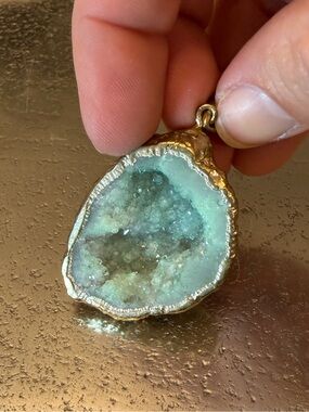 Natural Druzy Geode Slice Pendant – Gold Tone Crystal Stone Pendant